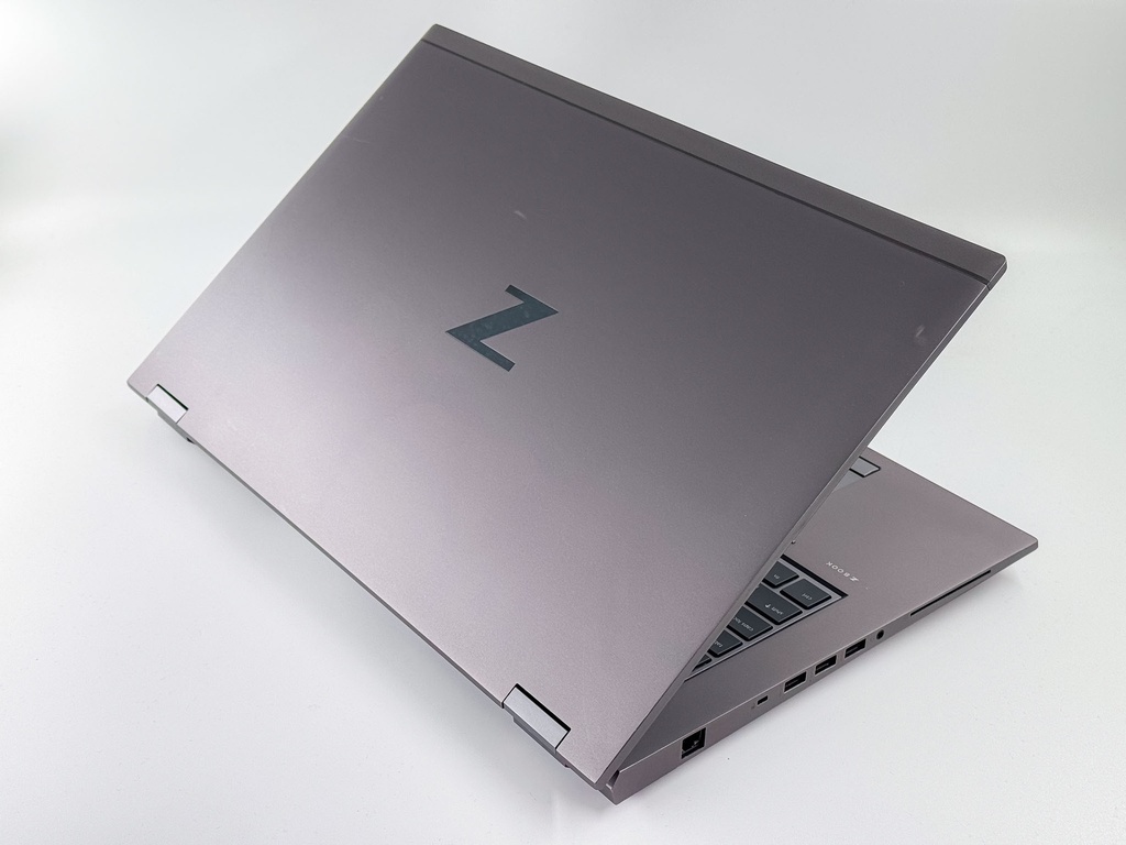 HP ZBook Fury 17 G8 i7